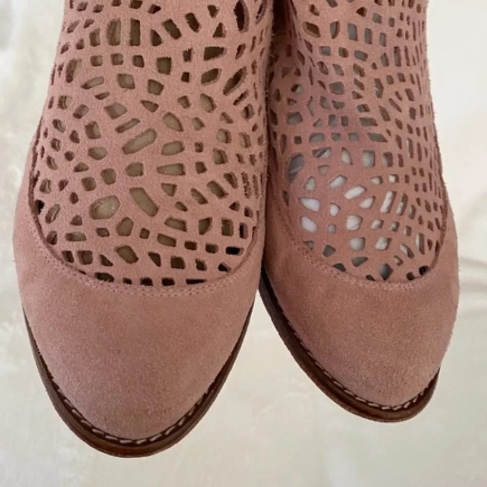 Anthropologie Howsty Nekal Pink Perforated Ankle Boot‎ Size-41  NWB